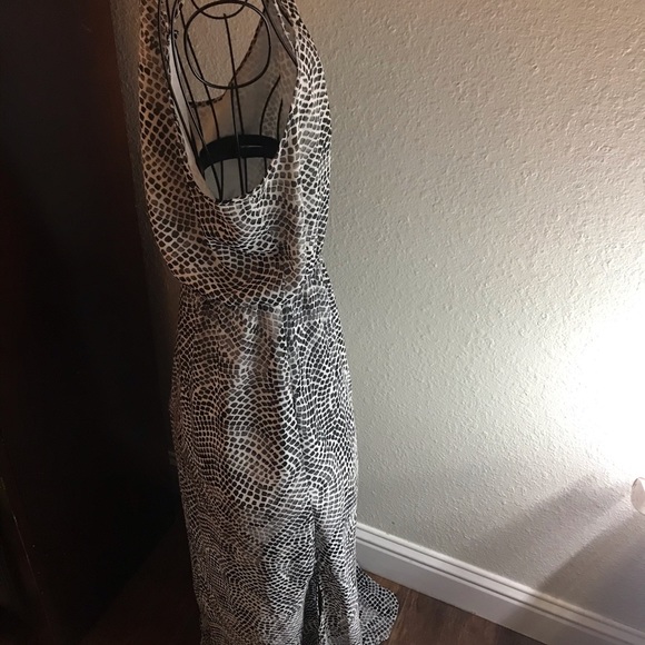 H & M Dress - Picture 3 of 8